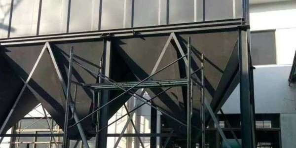 布袋除塵器的箱體遇到腐蝕煙氣怎么辦？15年老廠耀先環境幫您處理！